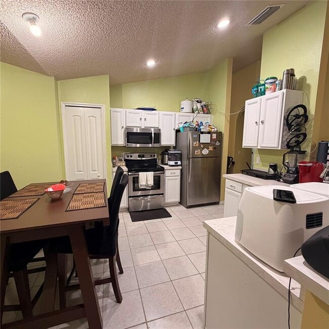 Building Photo - 12697 Enclave Dr