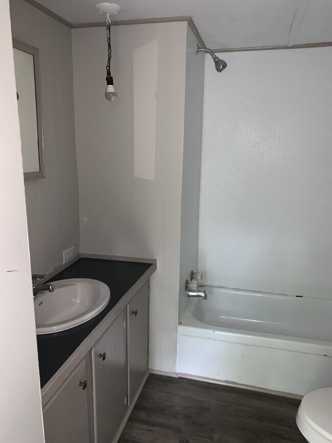 Building Photo - 1074 Enoch Ln