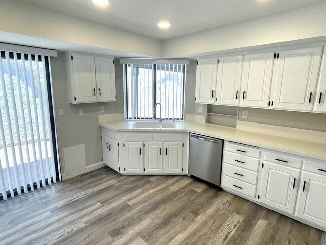 Primary Photo - SINGLE STORY!! GATED COMMUNITY!! HIDDEN TR...