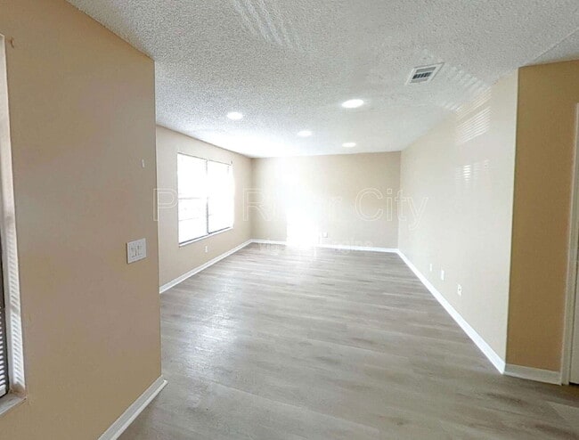 Building Photo - 467 Lombard St