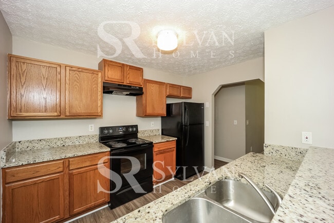 Building Photo - 11 Laurel Dr