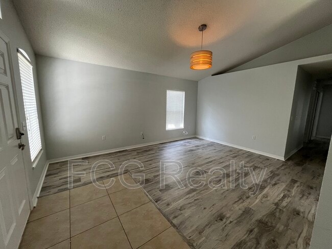 Building Photo - 2049 Whispering Trails Blvd