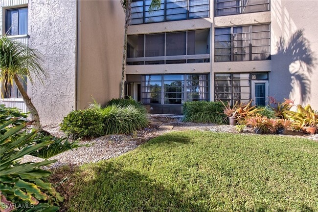 Building Photo - 3655 Boca Ciega Dr