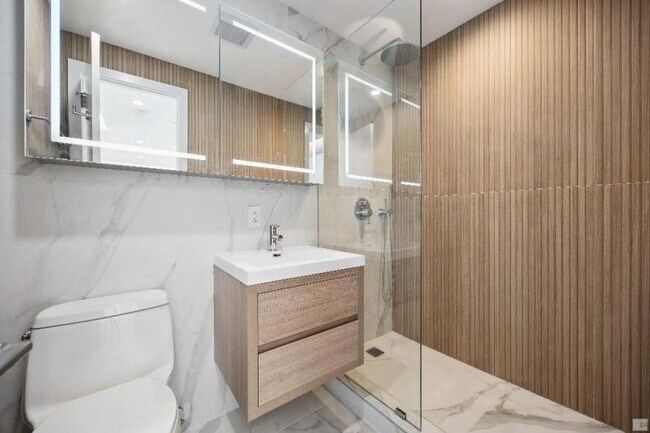 Building Photo - 1 bedroom in Brooklyn NY 11222