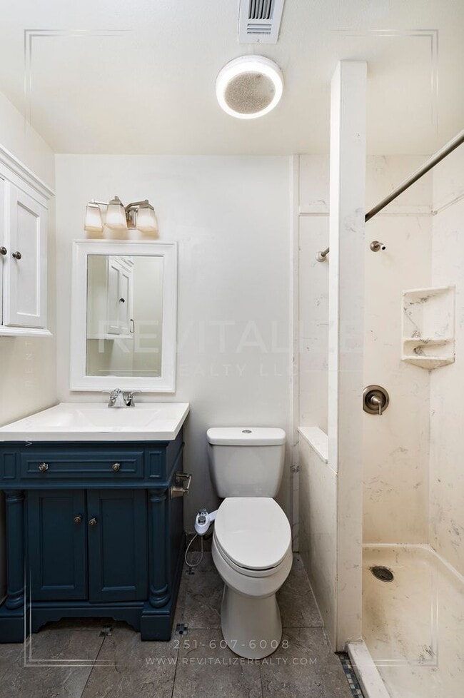 Building Photo - FREE DECEMBER RENT + HALF-DEPOSIT SPECIAL! Spacious 4-Bed 2-Bath Brick Home in West Mobile