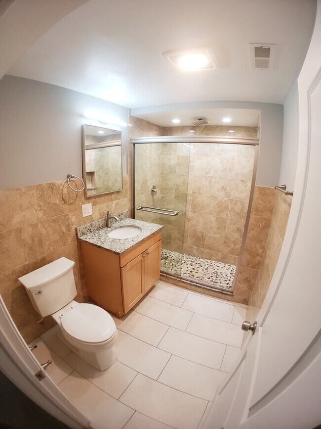 Building Photo - 5134 W Henderson St