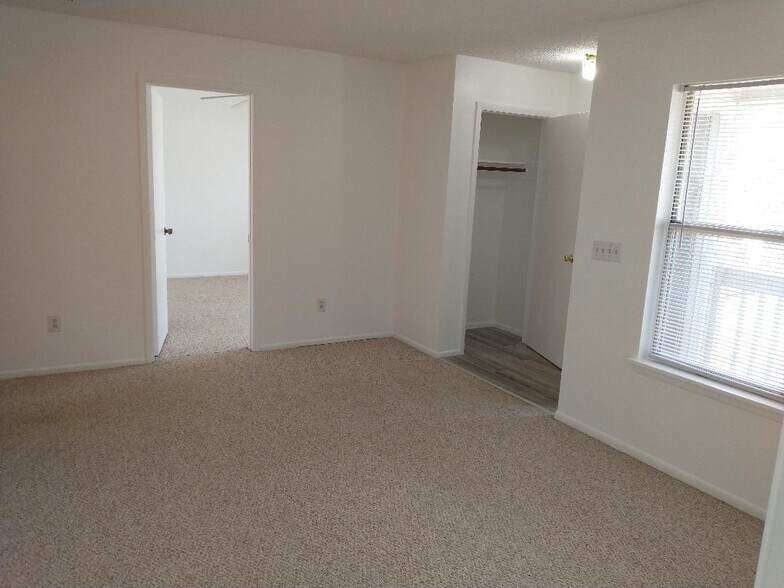 Building Photo - 1600 Big Tree Rd