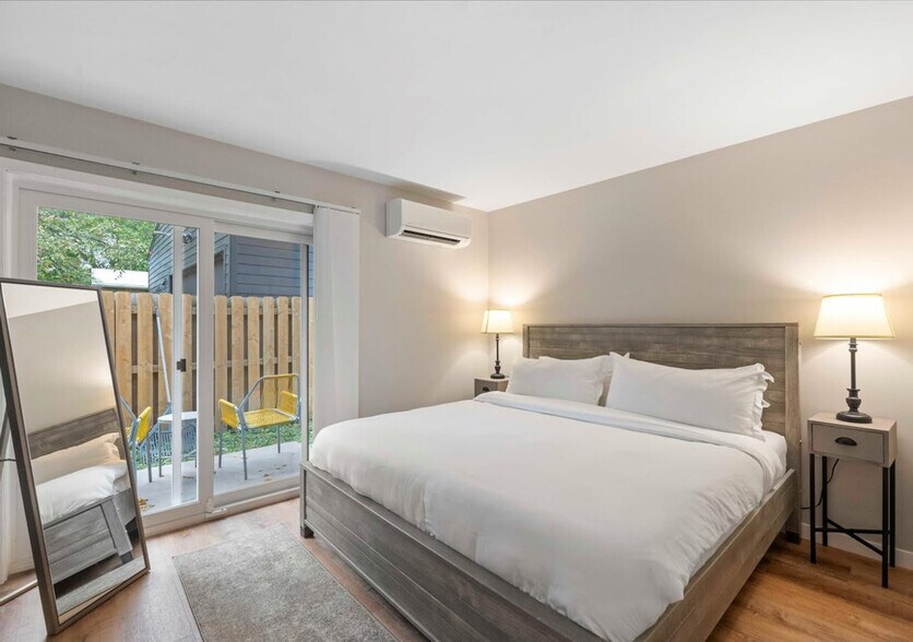 Building Photo - 1217 E Wilson St