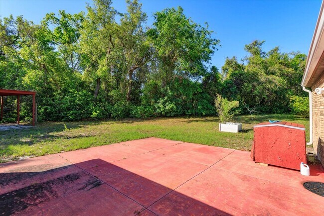 Building Photo - Spacious 4-Bedroom, 3-Bath Rental in Quiet DeBary Cul-de-Sac