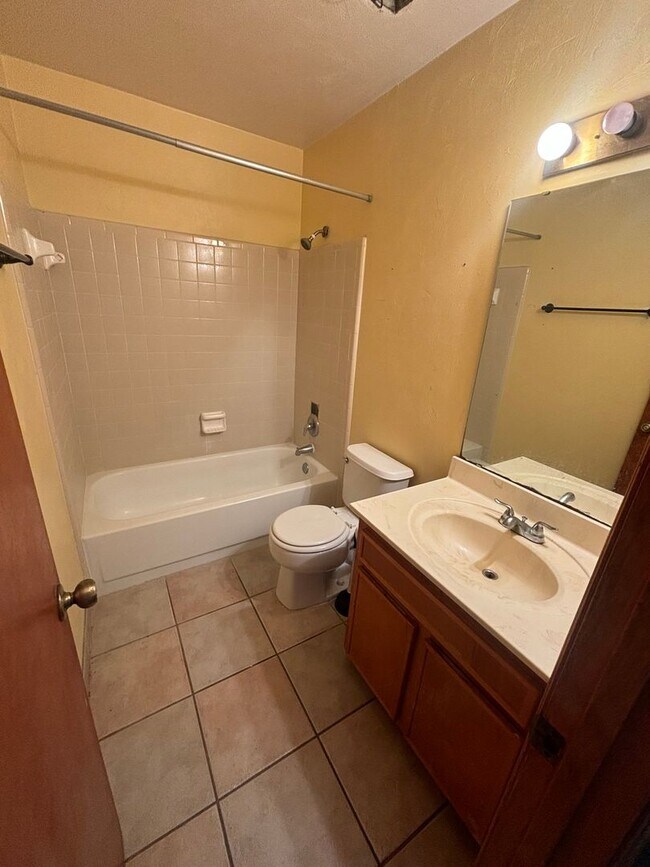 Building Photo - Check Out This Freshly Remodeled 3 BR 2 BA...
