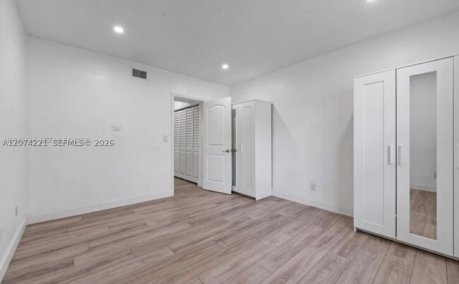 Building Photo - 8550 Byron Ave