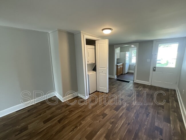 Building Photo - 251 Chambersburg St