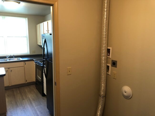 Building Photo - Riverview Estates