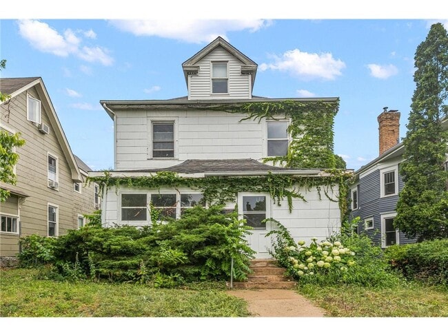 Building Photo - 2610 Dupont Ave S