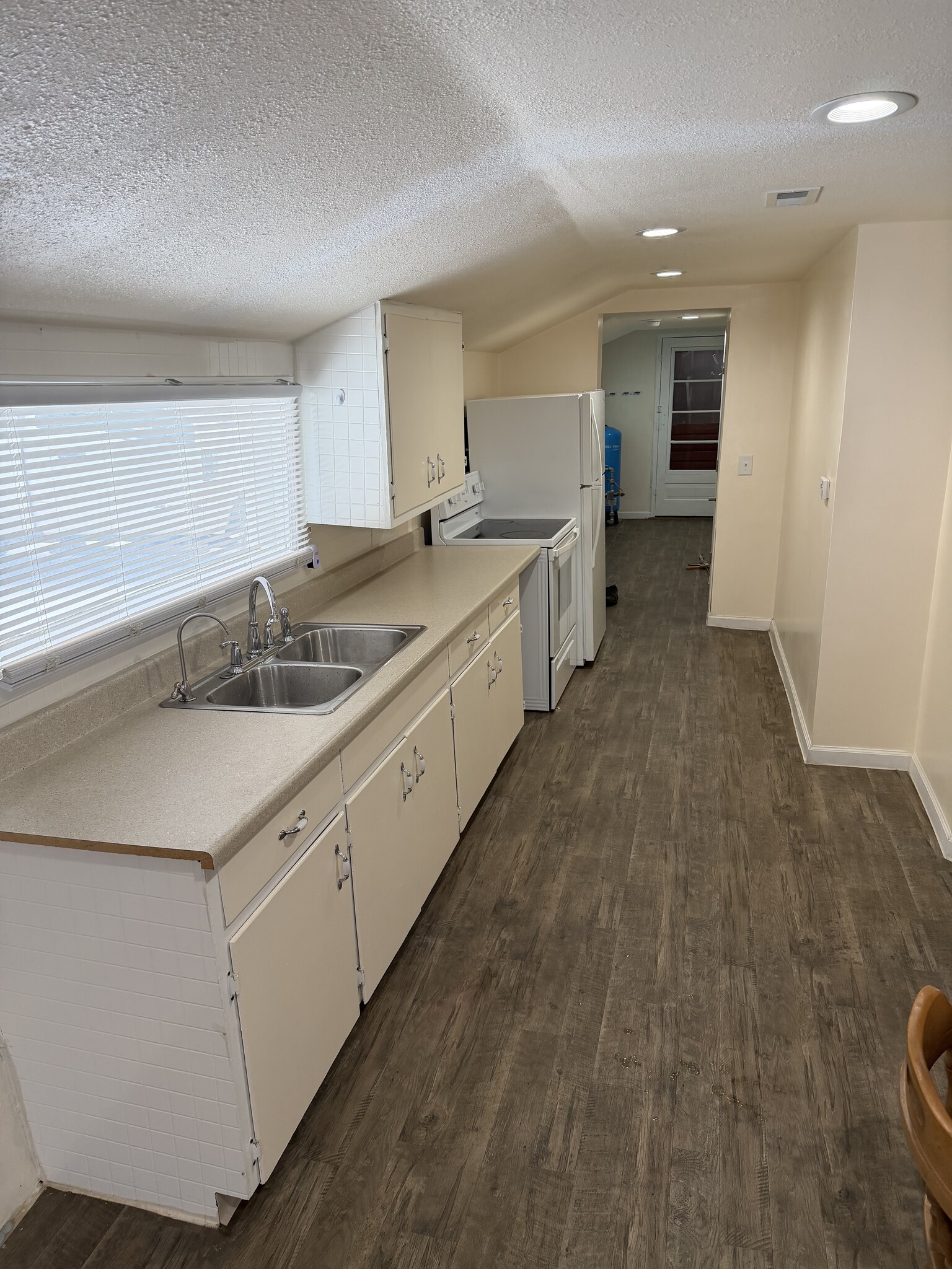 Building Photo - 1134 S Wolf Lake Rd