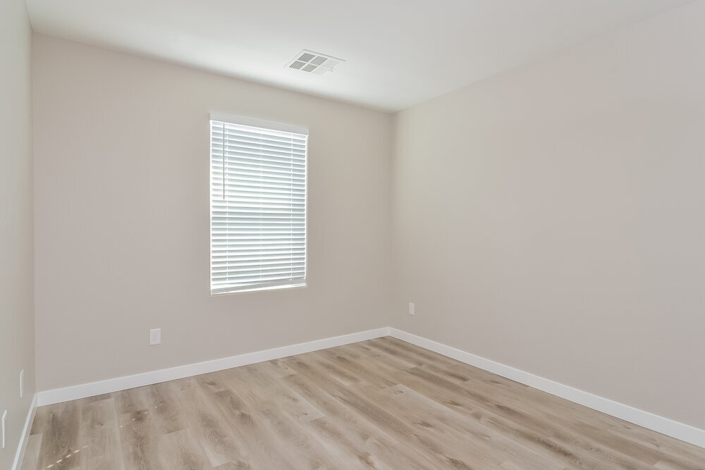 Building Photo - 993 Pebble Lake St