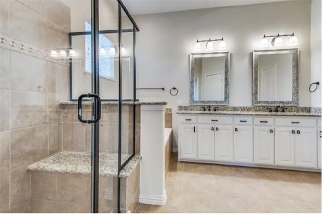 Building Photo - 6460 Naples Dr