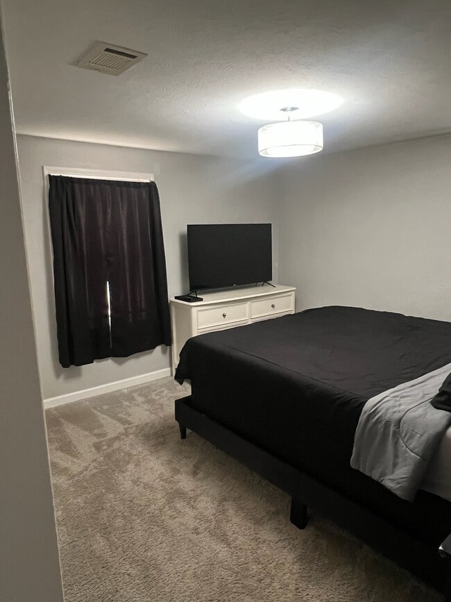 Building Photo - 1156 McKinley Ave