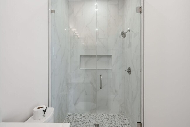 Building Photo - 304 Palm Beach Dr