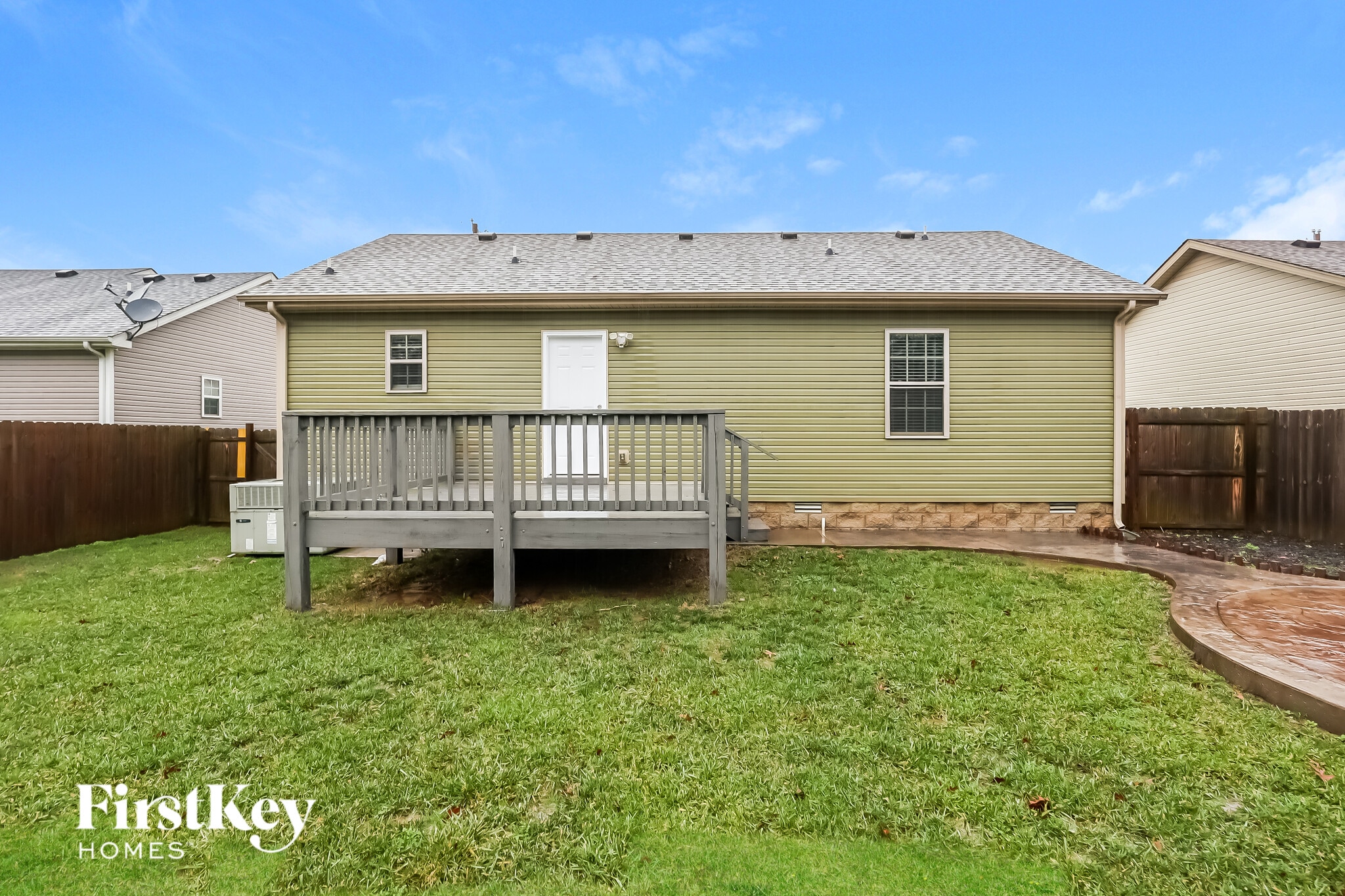 Building Photo - 525 Magnolia Dr