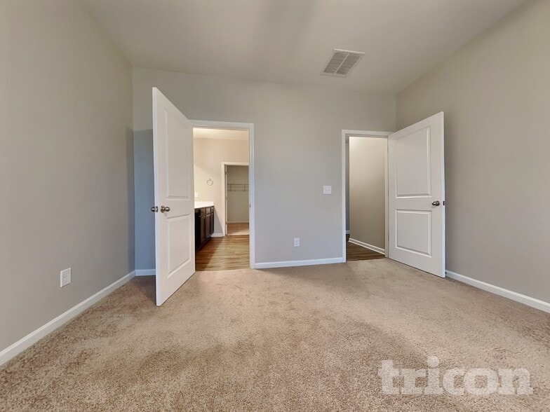 Building Photo - 381 Alexander Ln
