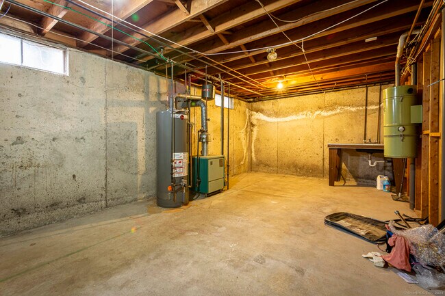Building Photo - 288 Candlewyck Dr
