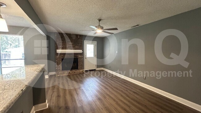 Building Photo - 4904 Brookhollow Dr