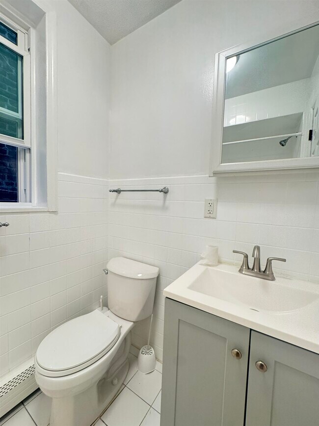 Building Photo - 6421 Hudson Ave