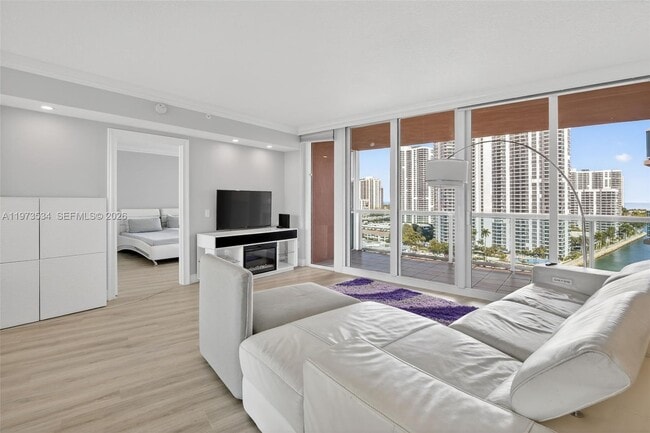 Building Photo - 3370 Hidden Bay Dr