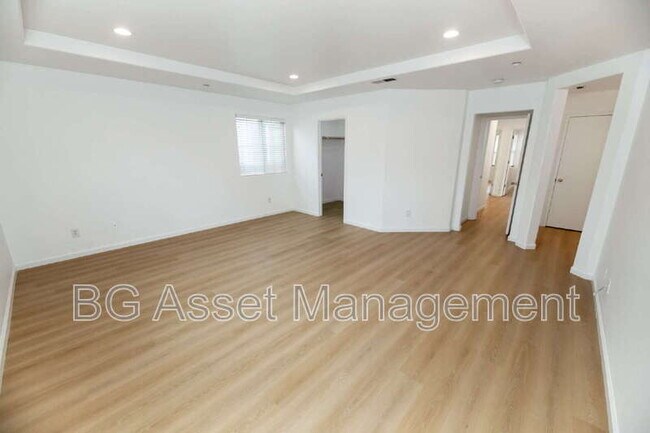 Building Photo - 128 Kingfisher St