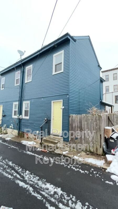 Building Photo - 5210 Natrona Wy