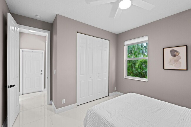 Building Photo - 9919 Royal Cardigan Way