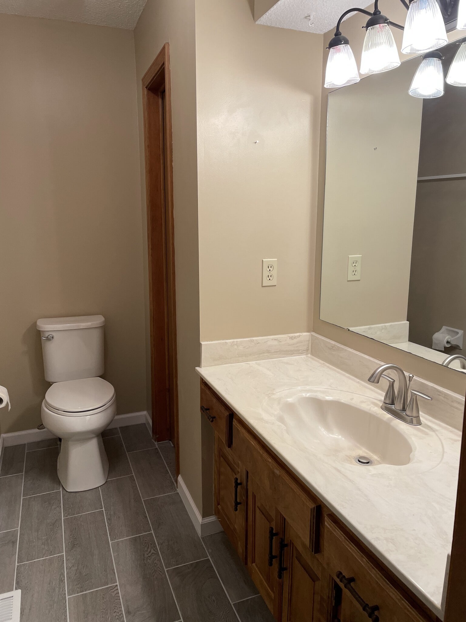 Master Bath - 15120 S Blackfeather Dr