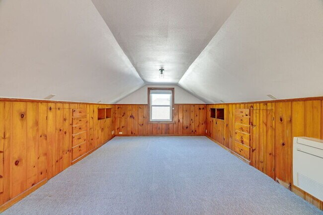 Building Photo - 1937 NE Dekum St