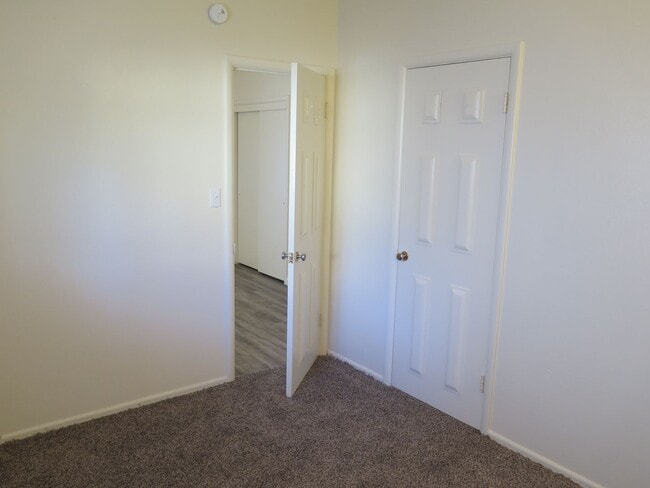 Building Photo - Ash Duplex