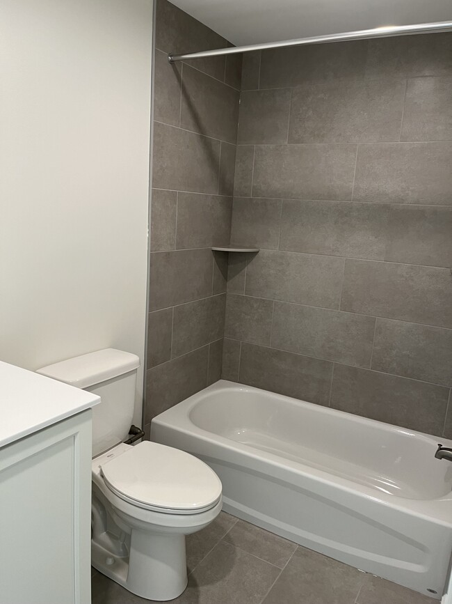 2 bed/2 bath Bathroom 1 - 507 Germantown Pike