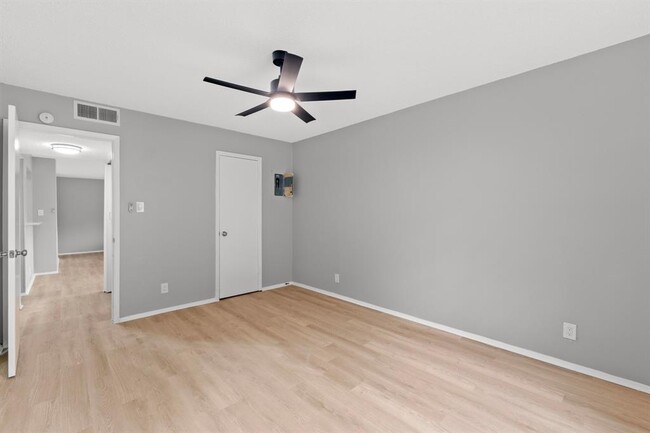 Building Photo - 8903 Parkfield Dr