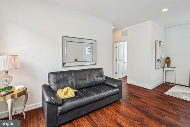 Building Photo - 44545 Neponset St