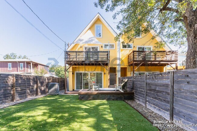 Building Photo - 3133 Govalle Ave