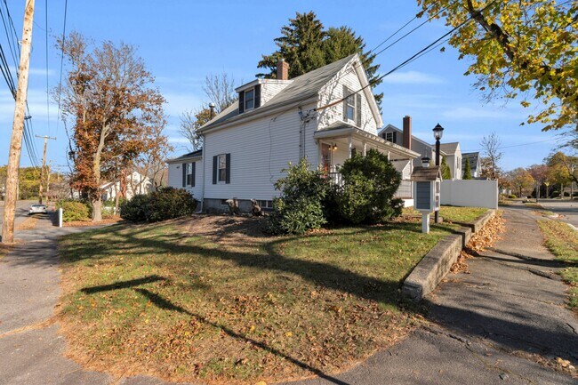 Building Photo - 2 Bellevue Ave