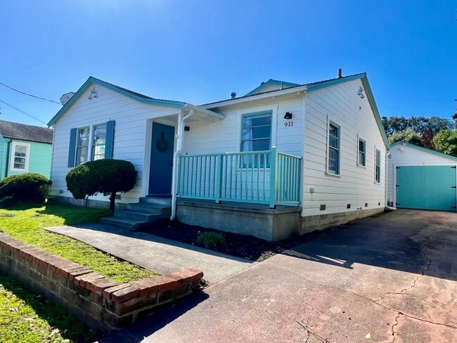 Building Photo - Charming Furnished Home in PG available May 01, 2026!