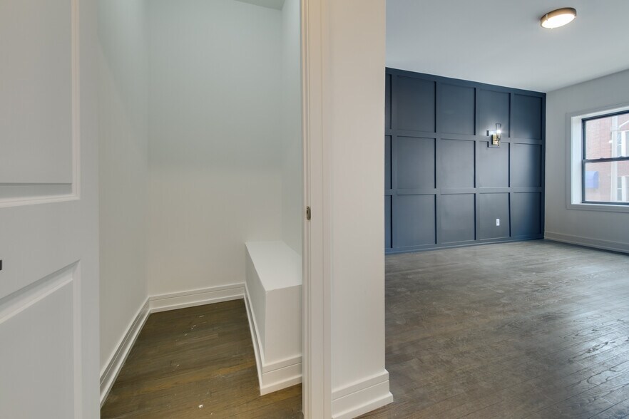 Building Photo - 3050 W Cortland St