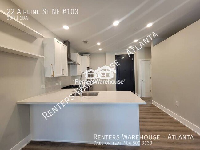 Building Photo - Location! Location! 2 Story 1 Bedroom step...