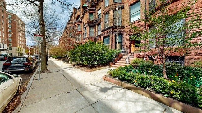 Building Photo - 23 Bay State Rd