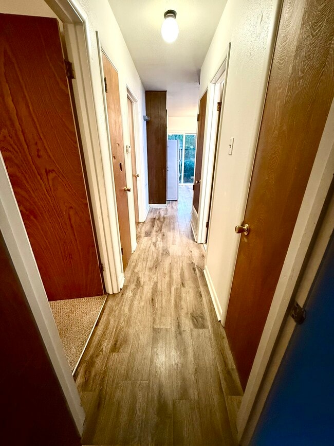 Building Photo - 1000 Hillyer St