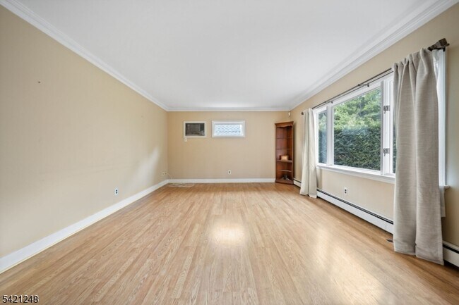 Building Photo - 26 Wostbrock Ln