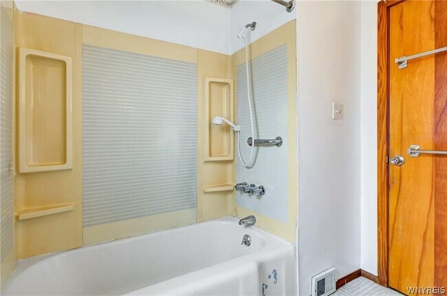 Building Photo - 191 Eastland Pkwy