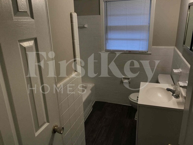 Building Photo - 1083 Richland Dr