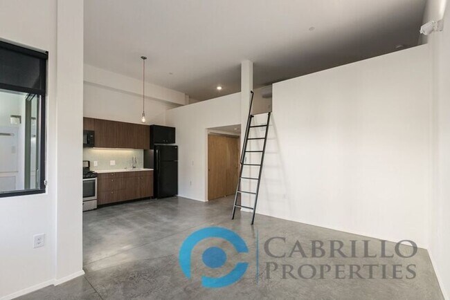 Building Photo - 2870 Fourth Avenue