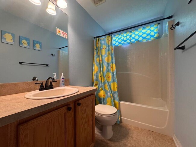 Building Photo - 3 Bedroom in Seminole Woods